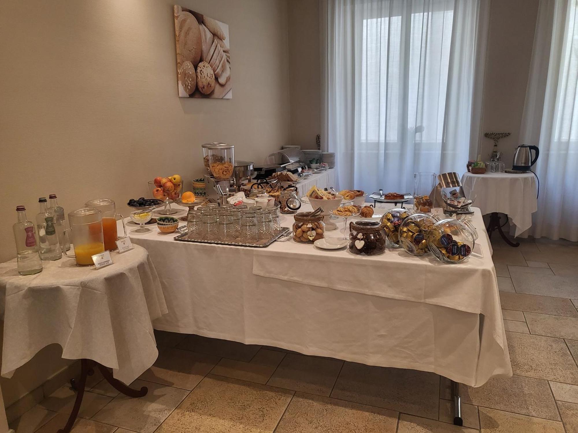 Hotel Lux Алесандрия Екстериор снимка