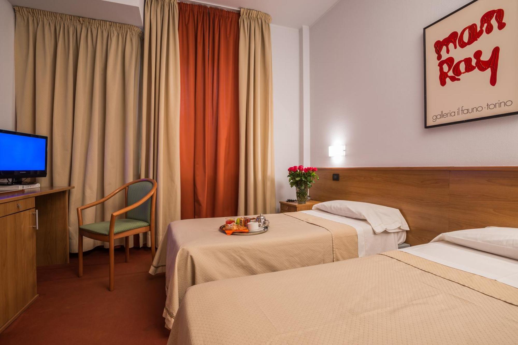 Hotel Lux Алесандрия Екстериор снимка