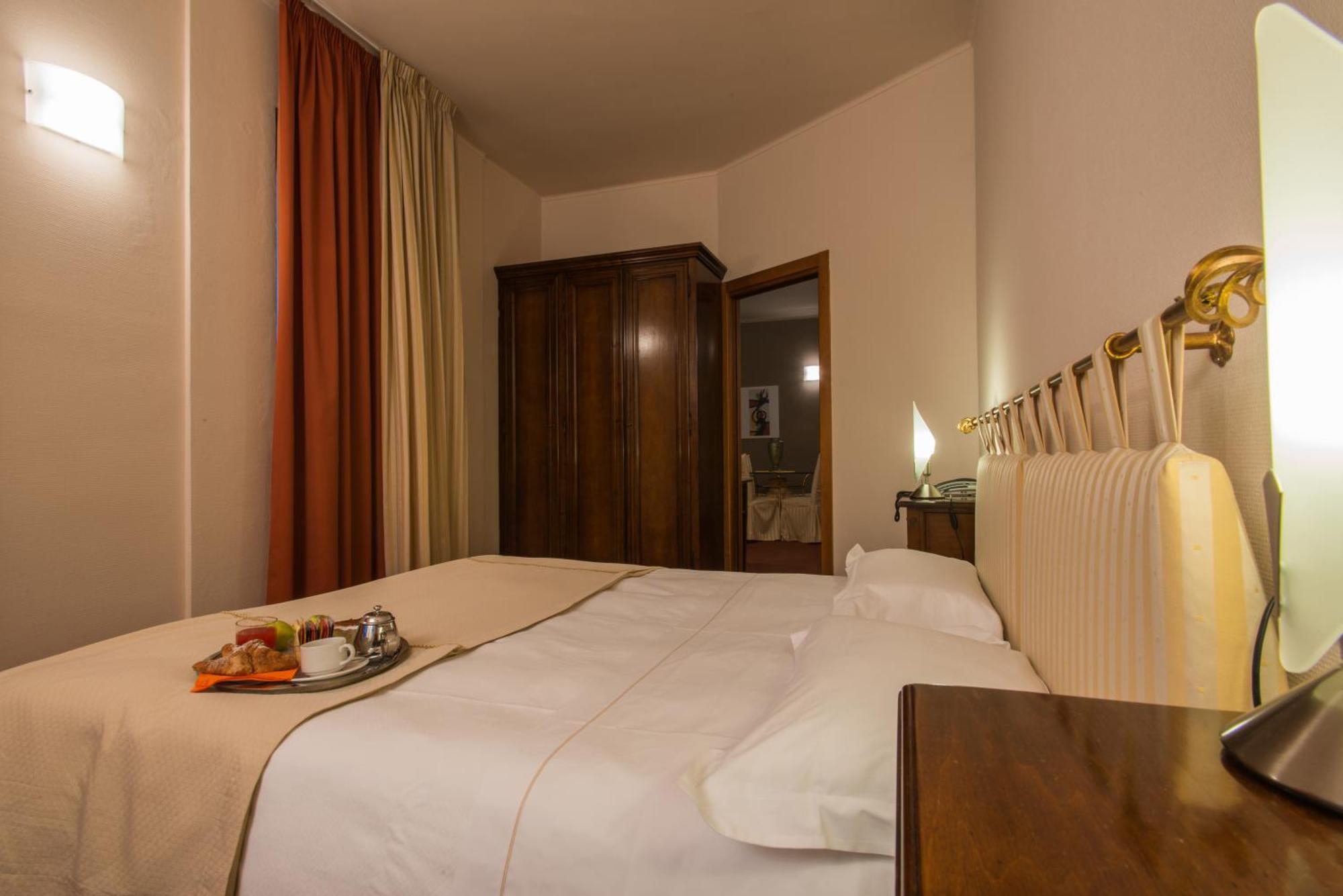 Hotel Lux Алесандрия Екстериор снимка