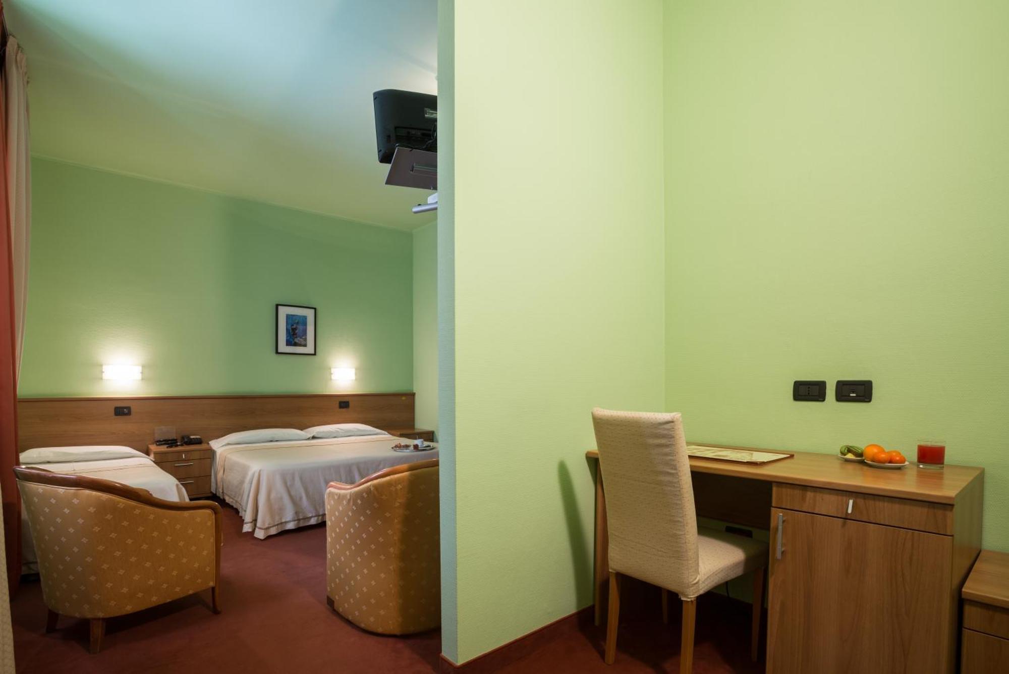 Hotel Lux Алесандрия Екстериор снимка