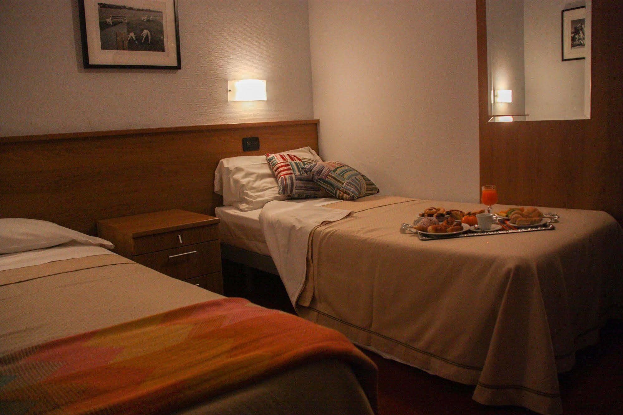 Hotel Lux Алесандрия Екстериор снимка