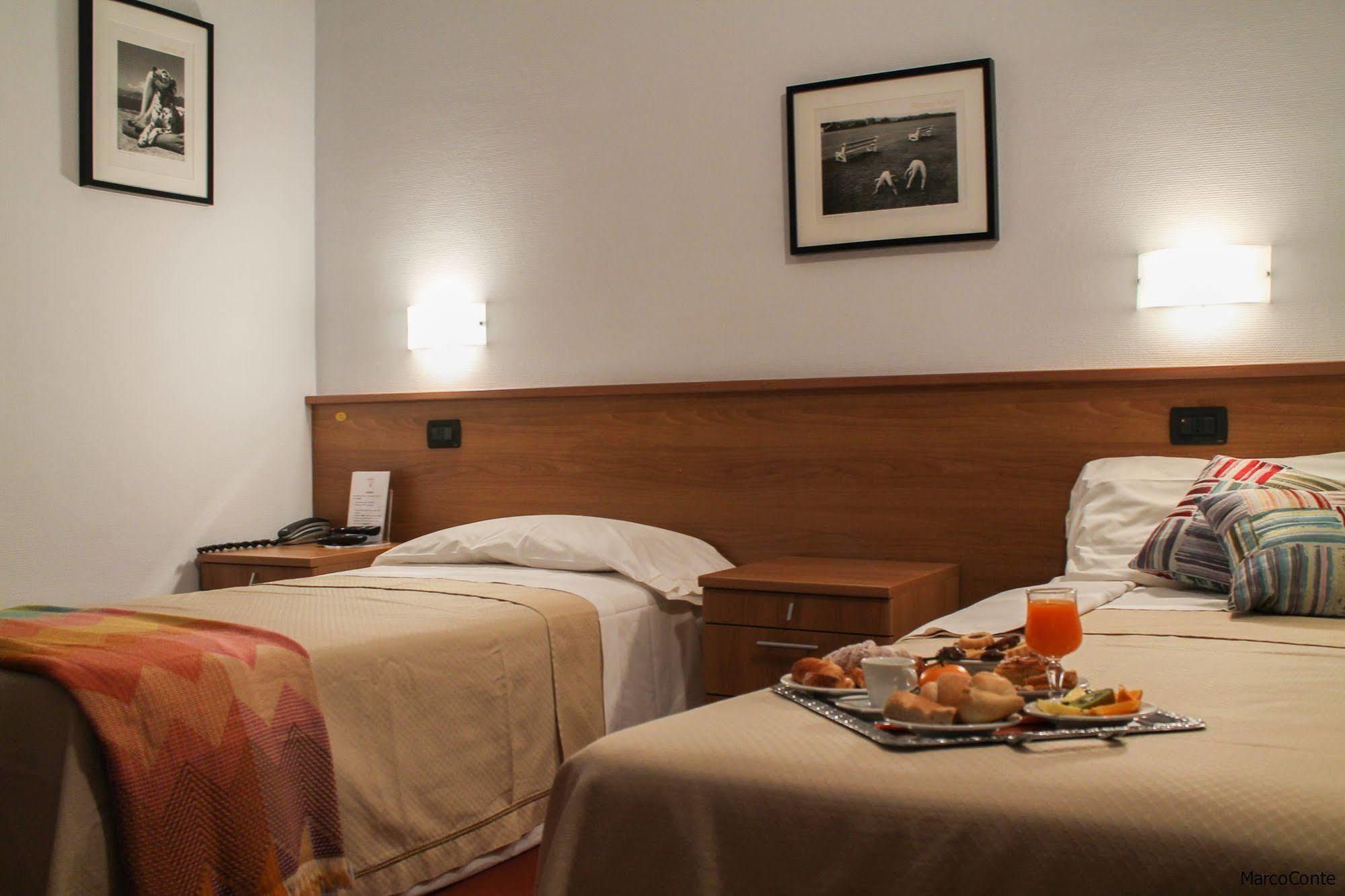 Hotel Lux Алесандрия Екстериор снимка